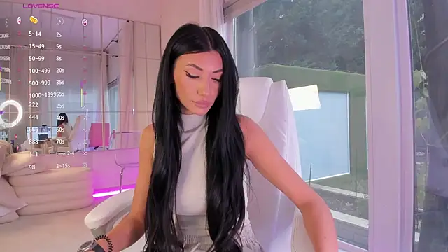 missdiamond  online show from December 18, 2025, 7:36 am