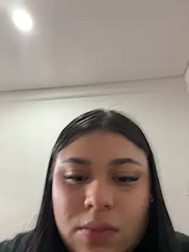 alissonfernandez  online show from January 22, 2025, 3:51 pm