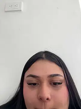 alissonfernandez  online show from January 24, 2025, 4:39 pm