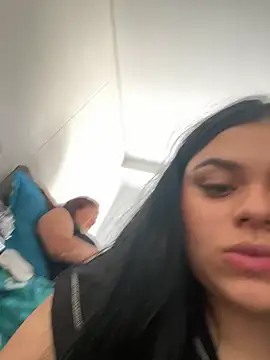 alissonfernandez  online show from February 2, 2025, 9:02 pm