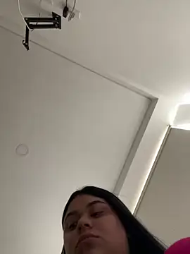 alissonfernandez  online show from February 14, 2025, 7:12 pm