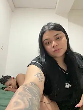 alissonfernandez  online show from February 21, 2025, 11:32 pm