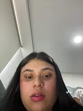 alissonfernandez  online show from March 11, 2025, 7:25 pm