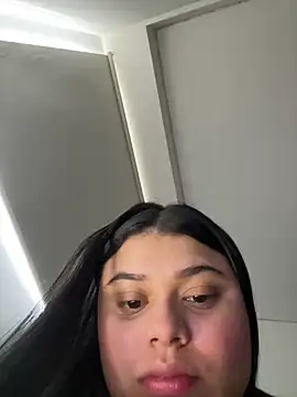 alissonfernandez  online show from March 20, 2025, 12:53 pm