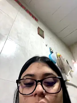 alissonfernandez  online show from September 21, 2025, 10:00 pm