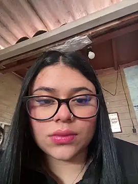 alissonfernandez  online show from October 8, 2025, 12:58 pm