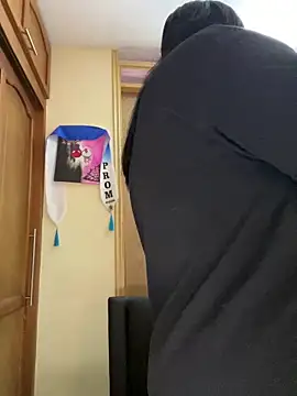 alissonfernandez  online show from December 21, 2025, 4:58 pm