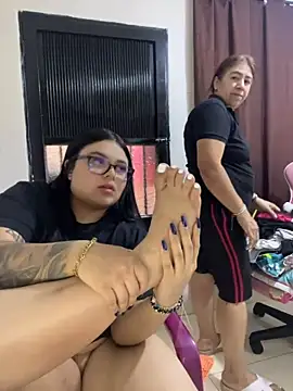 Snapshot of alissonfernandez_ chatting on April 24, 2026, 10:12 pm alissonfernandez online show from April 24, 2026, 10:12 pm