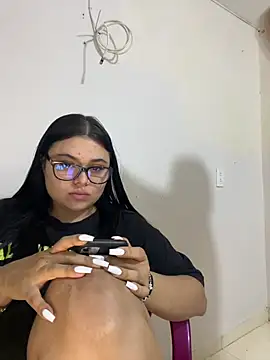 Snapshot of alissonfernandez_ chatting on April 26, 2026, 8:06 pm alissonfernandez online show from April 26, 2026, 8:06 pm