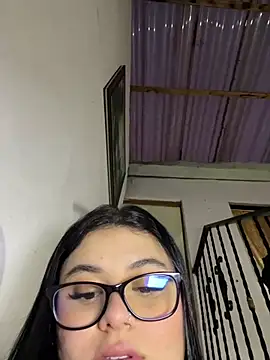 Snapshot of alissonfernandez_ chatting on May 10, 2026, 10:31 am alissonfernandez online show from May 10, 2026, 10:31 am