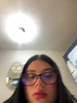 Snapshot of alissonfernandez_ chatting on July 12, 2026, 4:31 pm alissonfernandez online show from July 12, 2026, 4:31 pm