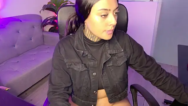 Snapshot of Lovely_celeste chatting on November 12, 2025, 2:56 am Lovely celeste online show from November 12, 2025, 2:56 am