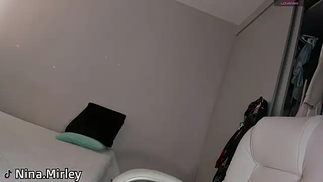 Snapshot of Ninamirley chatting on February 27, 2026, 7:03 pm Ninamirley online show from February 27, 2026, 7:03 pm