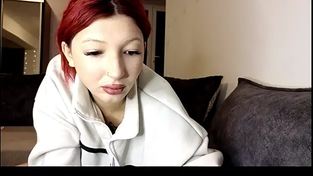 Alissa kiss online show from October 7, 2025, 4:26 pm