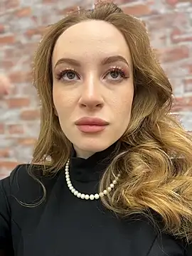  AngelMoon  online show from December 16, 2025, 4:06 am