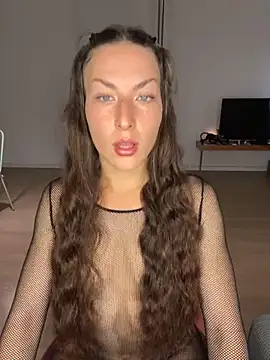  ExoticGirl online show from November 28, 2025, 7:55 am