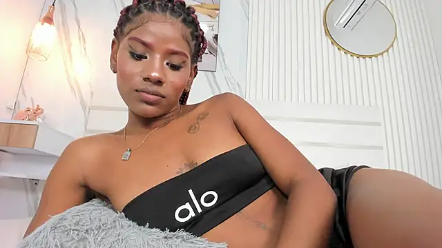 Sara Lewwis online show from January 17, 2025, 3:43 pm