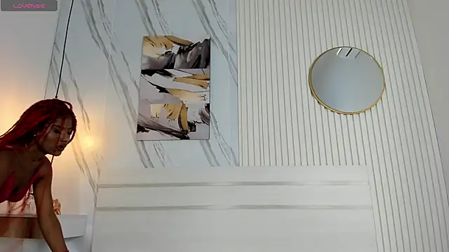 Sara Lewwis online show from February 22, 2025, 12:29 pm