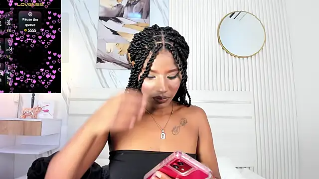 Sara Lewwis online show from March 19, 2025, 1:51 pm