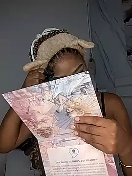 Sara Lewwis online show from October 16, 2025, 11:11 am