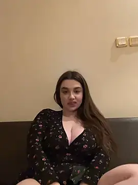 Snapshot of Dreamy_Kitty chatting on January 22, 2025, 6:20 pm Dreamy Kitty online show from January 22, 2025, 6:20 pm