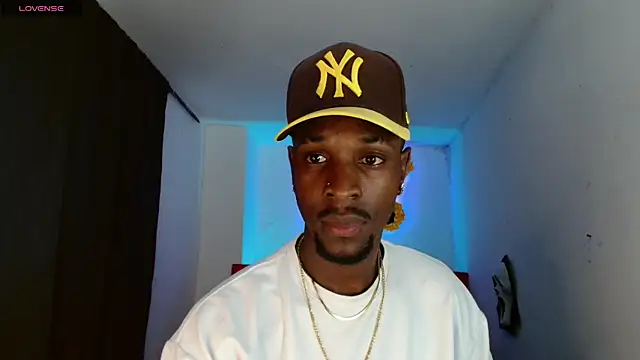 Snapshot of Aroonpapisex chatting on February 20, 2026, 3:03 am Aroonpapisex online show from February 20, 2026, 3:03 am