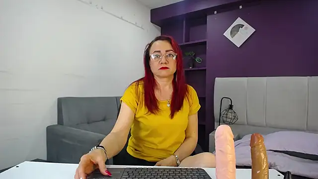 Lupiita223 online show from November 25, 2025, 1:00 pm