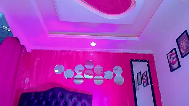 TiffanyMackensyy online show from February 26, 2026, 1:15 am