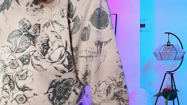 Snapshot of Theia_moon chatting on January 5, 2025, 12:42 pm Theia moon online show from January 5, 2025, 12:42 pm