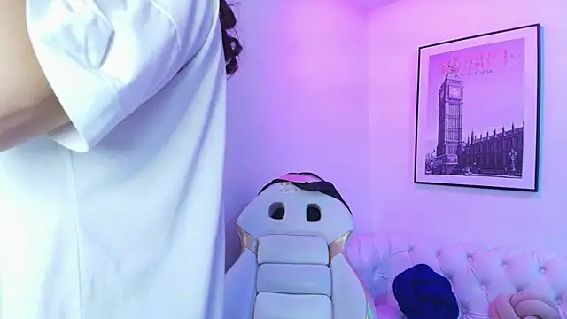 Snapshot of Theia_moon chatting on January 12, 2025, 12:44 pm Theia moon online show from January 12, 2025, 12:44 pm