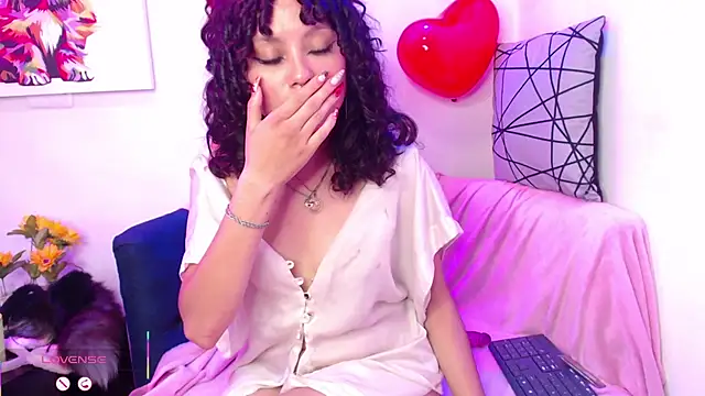 Snapshot of Theia_moon chatting on February 16, 2025, 4:32 pm Theia moon online show from February 16, 2025, 4:32 pm