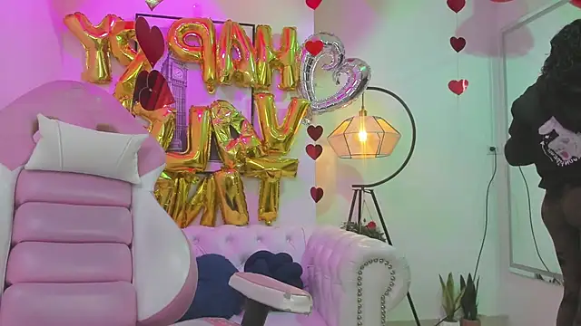 Snapshot of Theia_moon chatting on February 18, 2025, 12:49 pm Theia moon online show from February 18, 2025, 12:49 pm