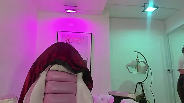 Snapshot of Theia_moon chatting on March 18, 2025, 12:58 pm Theia moon online show from March 18, 2025, 12:58 pm