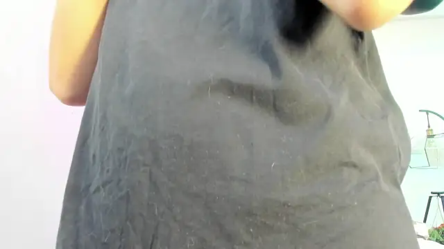 Snapshot of Theia_moon chatting on March 20, 2025, 1:04 pm Theia moon online show from March 20, 2025, 1:04 pm