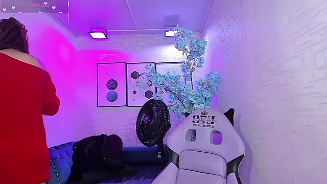 Theia moon online show from January 7, 2026, 1:13 pm