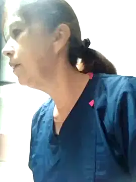 MARYQUANT online show from November 8, 2025, 4:18 pm