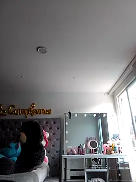 MARYQUANT online show from November 12, 2025, 5:24 pm