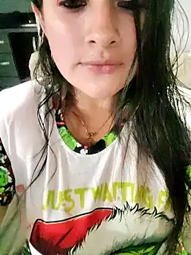 Snapshot of Neve_Collins chatting on December 27, 2024, 5:31 am Neve Collins online show from December 27, 2024, 5:31 am