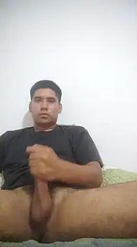 estudiante69 online show from December 29, 2024, 10:25 pm