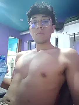 Snapshot of Fabpingon chatting on October 24, 2025, 8:33 am Fabpingon online show from October 24, 2025, 8:33 am
