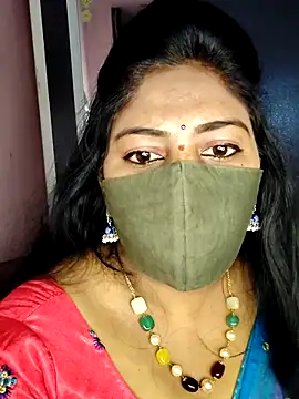 Snapshot of RomeoJuliet345 chatting on November 25, 2025, 7:52 am RomeoJuliet345 online show from November 25, 2025, 7:52 am