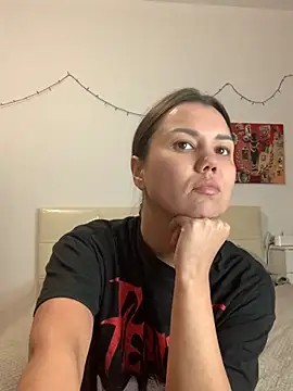 MiraMiss online show from November 28, 2025, 7:27 pm