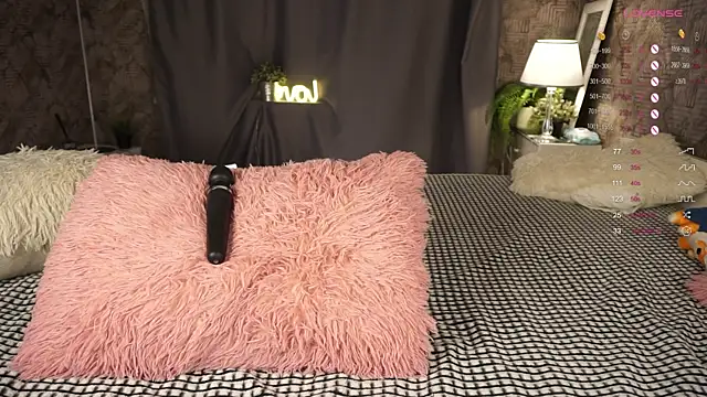 DorisHalsted online show from December 9, 2024, 2:34 am