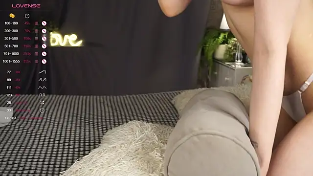 DorisHalsted online show from December 10, 2024, 2:16 am