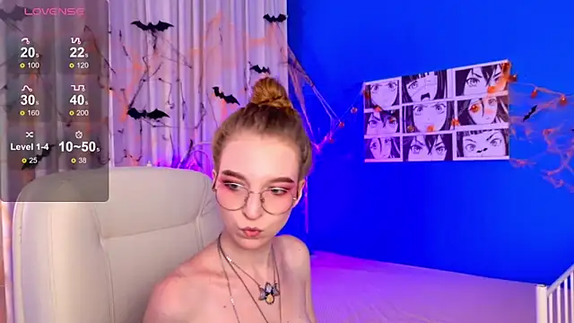 Snapshot of VioletShine chatting on October 22, 2025, 12:27 pm VioletShine online show from October 22, 2025, 12:27 pm