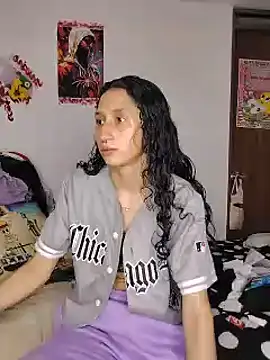 Snapshot of Queenjenn__ chatting on May 29, 2026, 7:45 pm Queenjenn online show from May 29, 2026, 7:45 pm