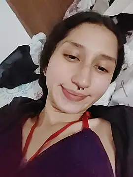 Snapshot of Queenjenn__ chatting on June 17, 2026, 12:13 am Queenjenn online show from June 17, 2026, 12:13 am