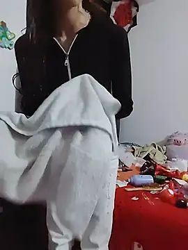Queenjenn   online show from June 30, 2026, 11:50 pm