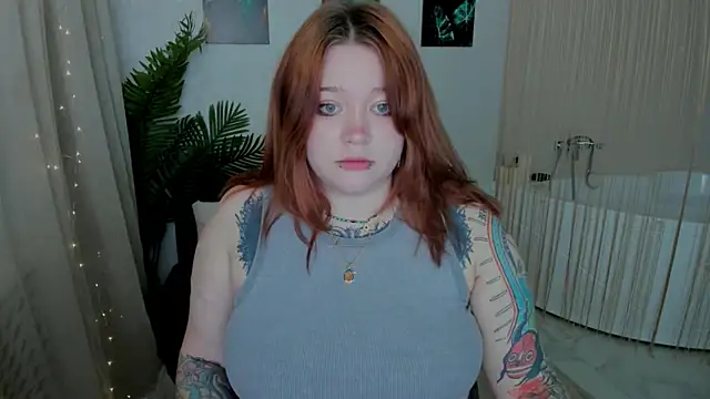 MoonLghte online show from September 30, 2025, 6:46 pm