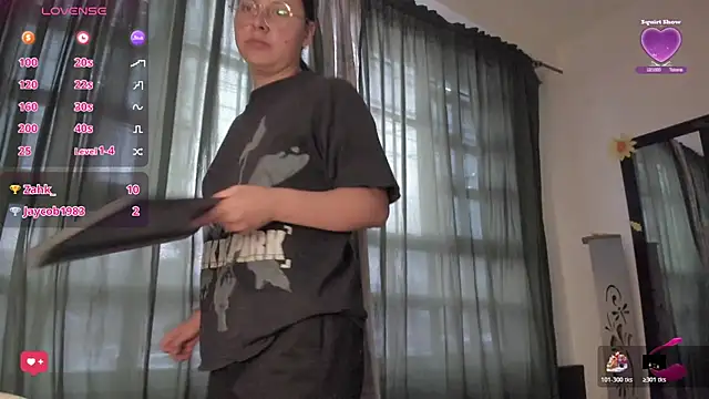 Noellesable online show from November 6, 2025, 5:14 pm